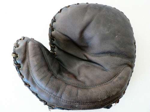 Early 1900's Spalding Crescent Basemitt Front
